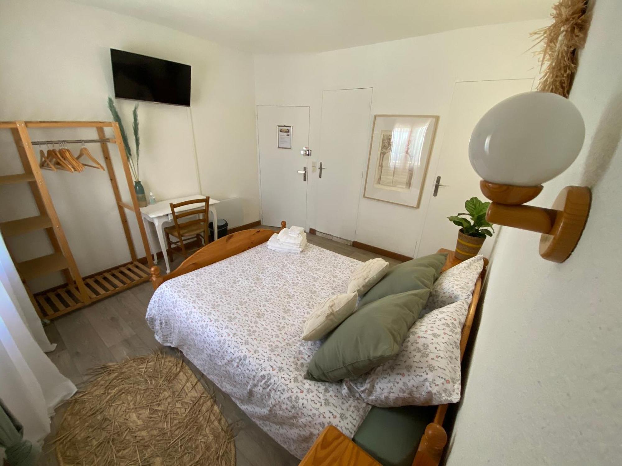 Os-Thel, Chambres A Louer Tautavel Extérieur photo